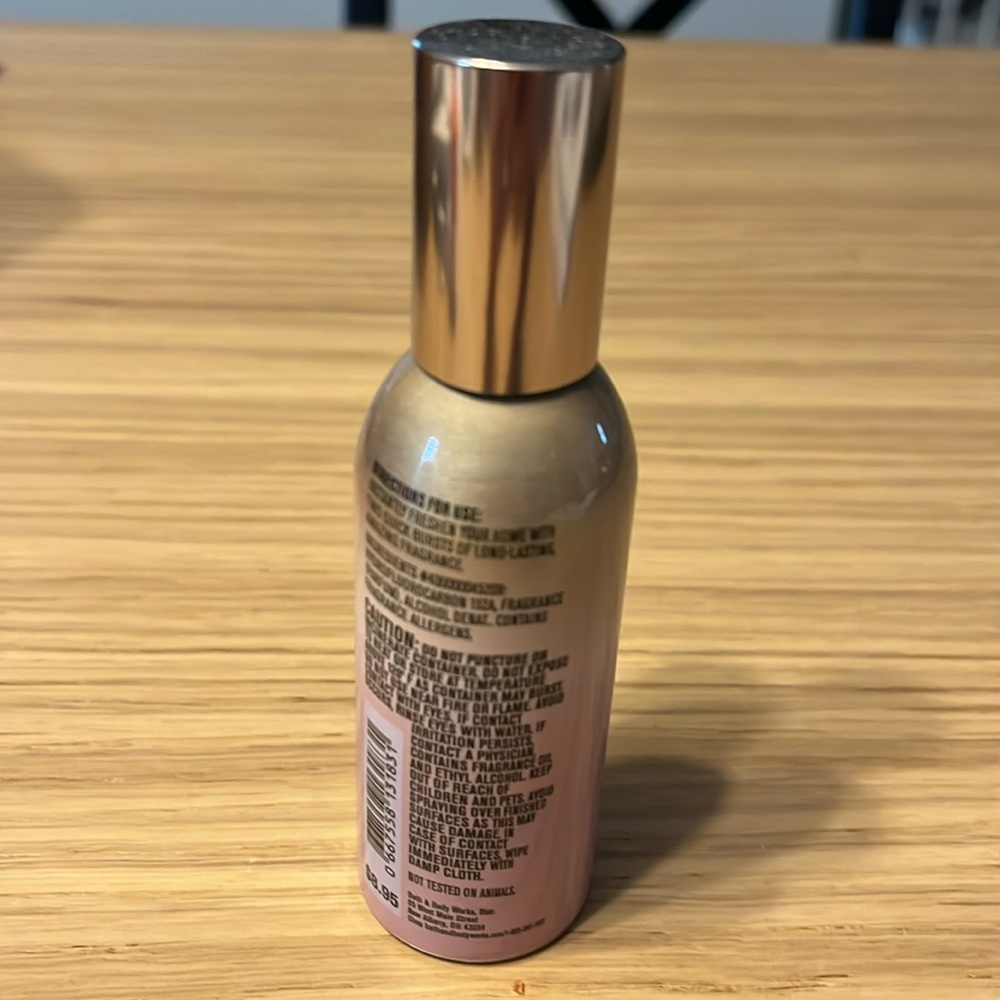 Bath & Body Works Concentrated Room Spray. Champagne Toast. - Picture 3 of 3